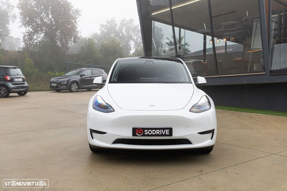 Tesla Model Y Standard RWD - 4