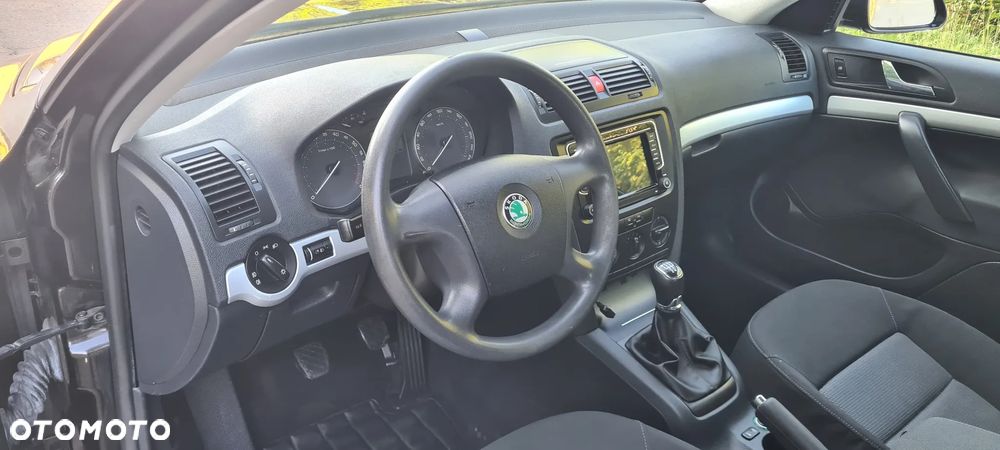 Skoda Octavia 1.6 Active - 11