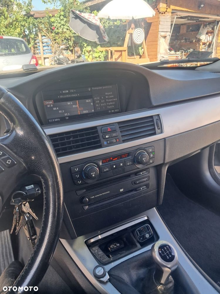 BMW Seria 3 318d - 13