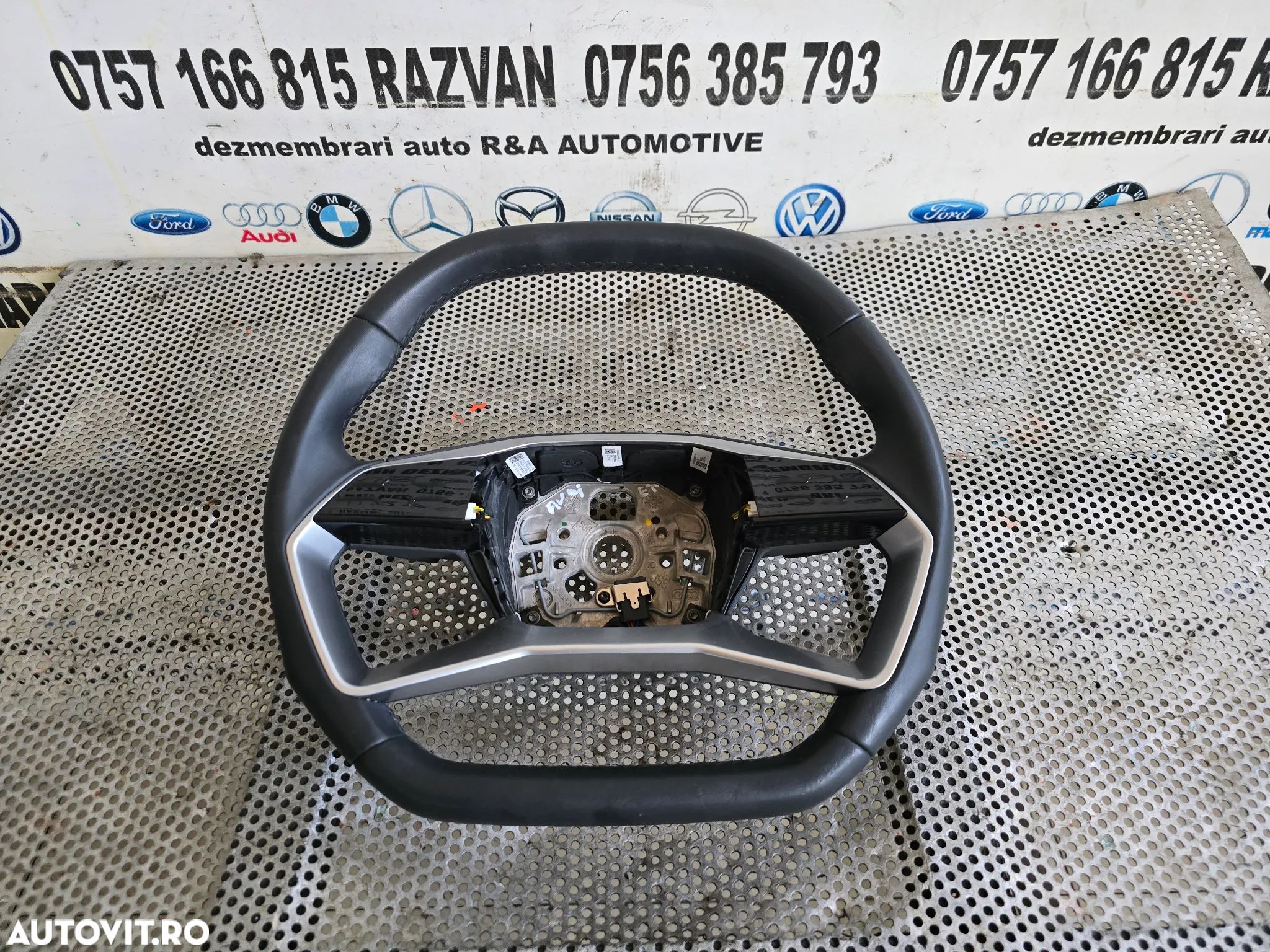 Volan Din Piele Cu Comenzi Audi Q4 E-Tron 2021-2025 Impecabil - 1
