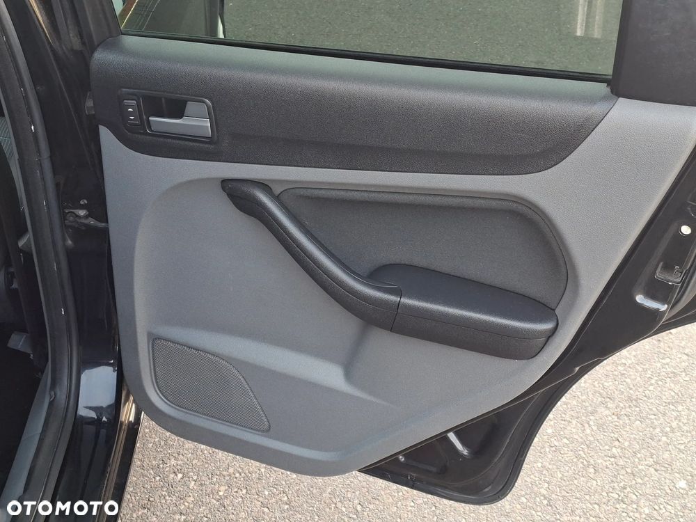 Ford Focus 2.0 16V Titanium - 26