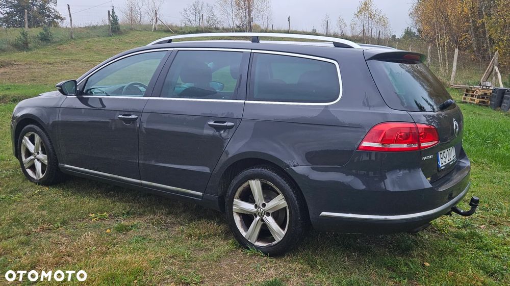 Volkswagen Passat - 12