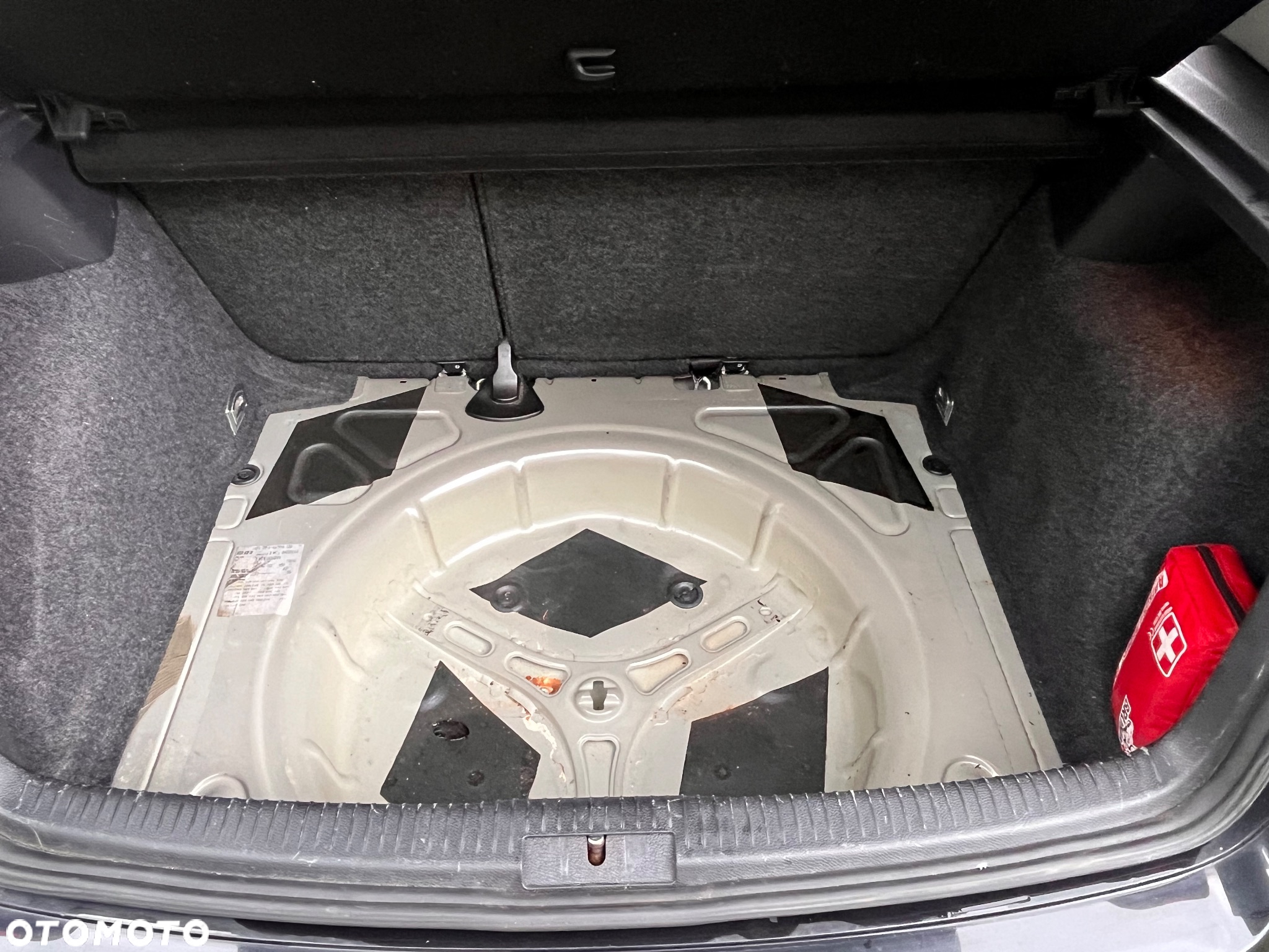 Volkswagen Golf V 1.9 TDI Comfortline - 8