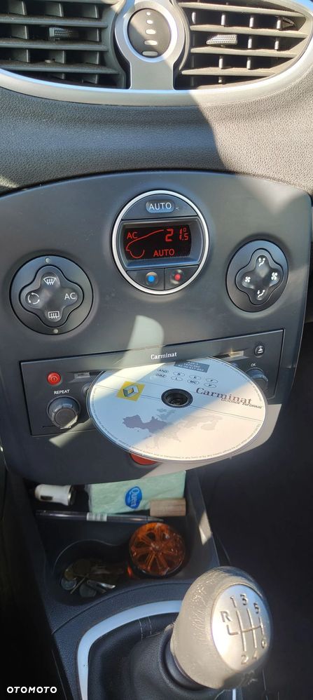 Renault Clio - 11