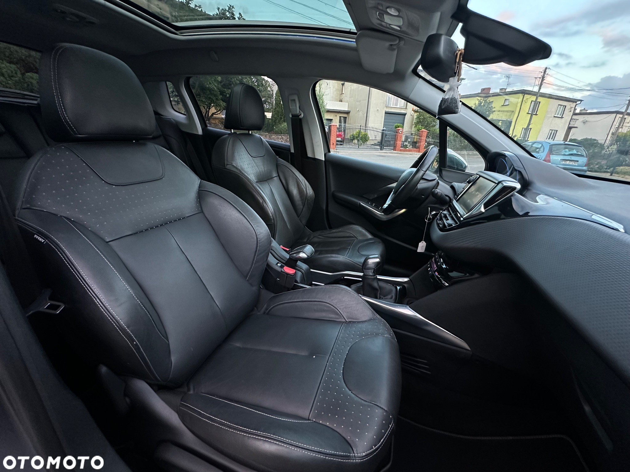 Peugeot 2008 1.6 e-HDi Allure S&S - 15