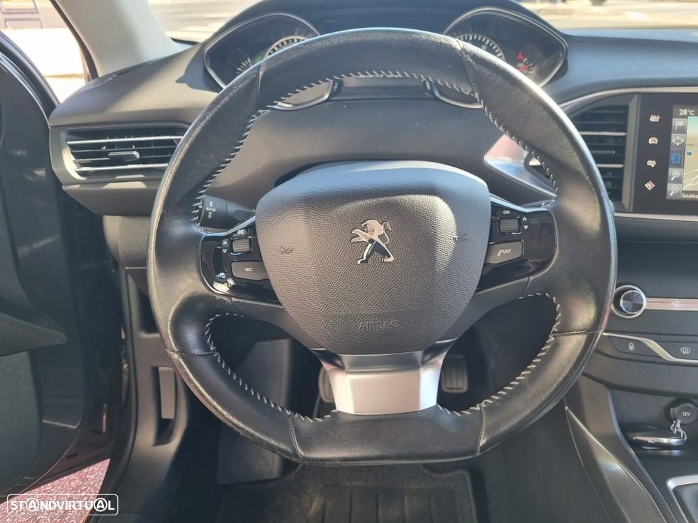Peugeot 308 SW 1.2 PureTech Allure J17 - 16