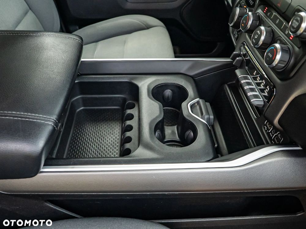 RAM 1500 5.7 Crew Cab Bighorn - 15