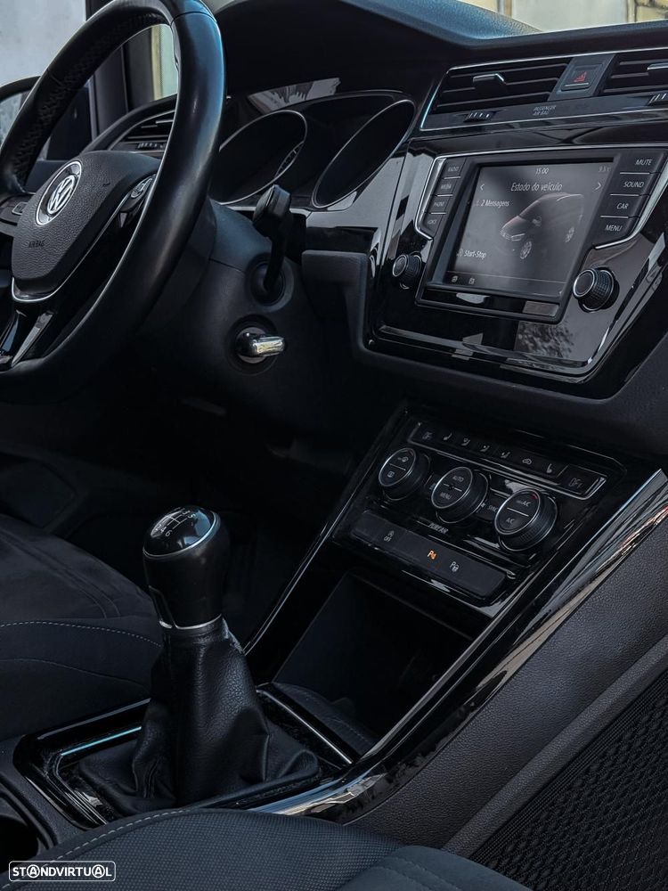 Volkswagen Touran 2.0 TDI Highline — fotografia 6