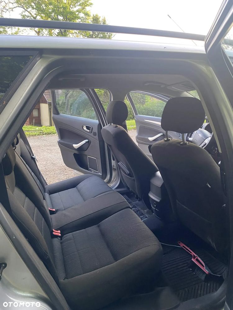 Ford Mondeo 2.0 Ghia - 4