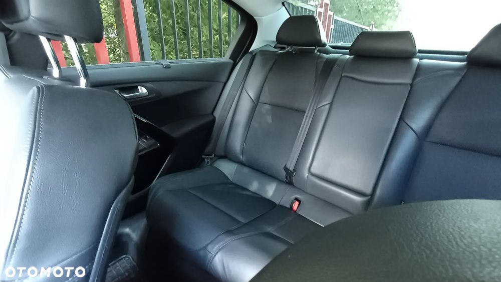 Peugeot 508 RXH Hybrid4 - 7