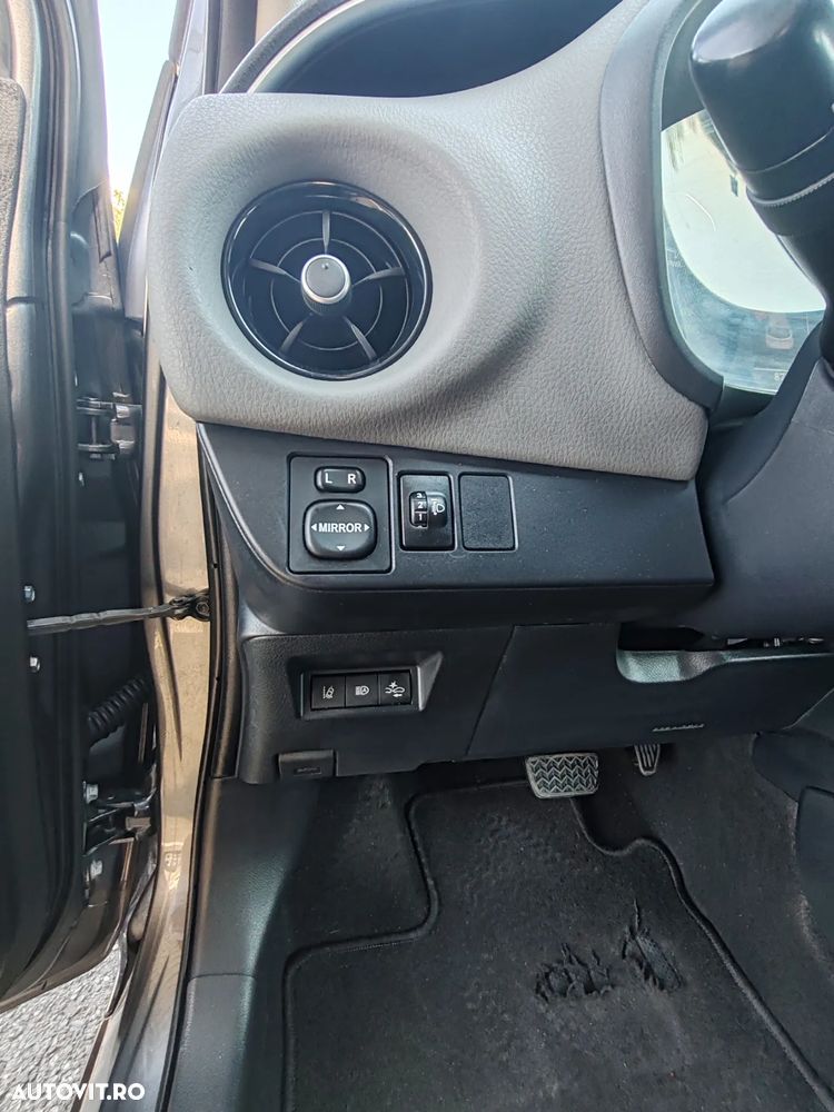 Toyota Yaris - 14