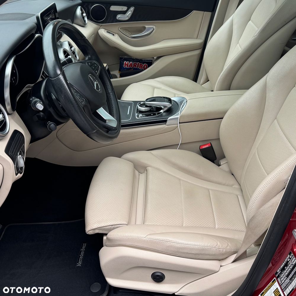 Mercedes-Benz GLC 300 4Matic 9G-TRONIC - 24