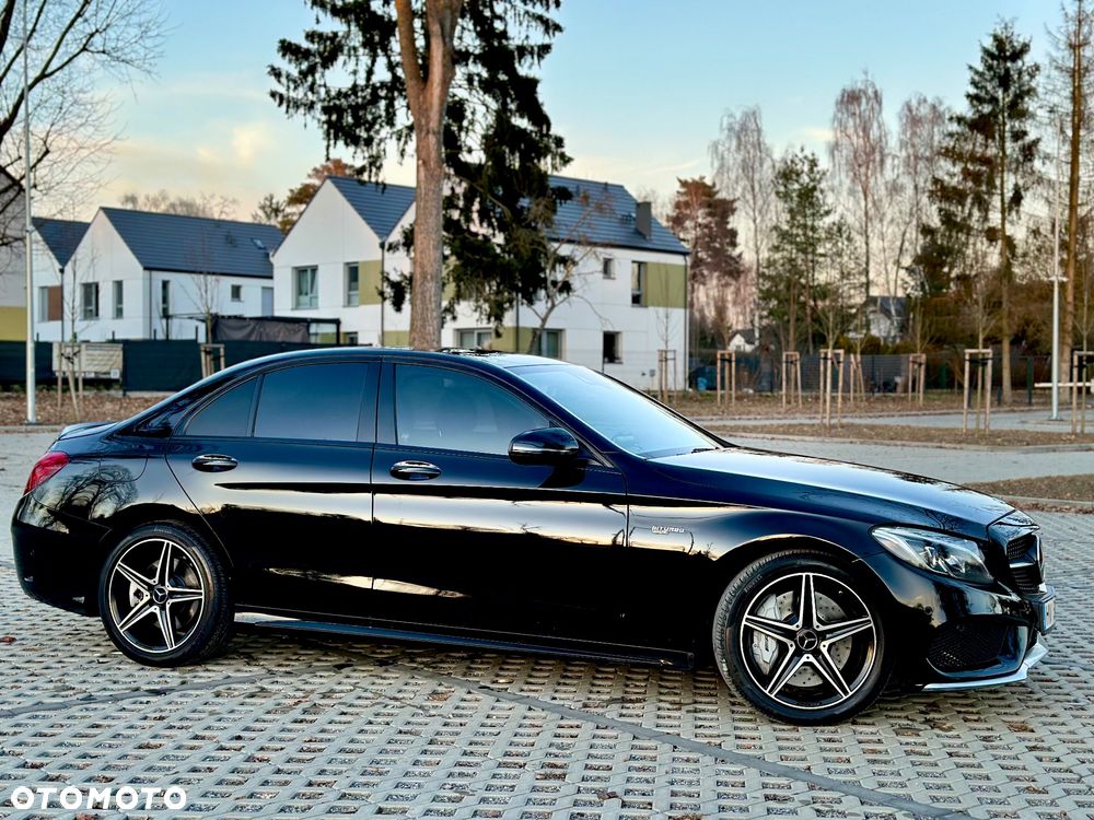 Mercedes-Benz Klasa C AMG 43 4Matic 9G-TRONIC - 28