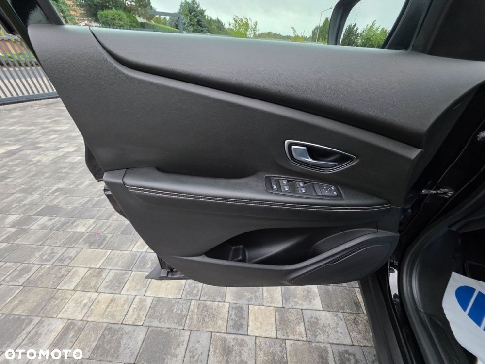 Renault Grand Scenic - 10