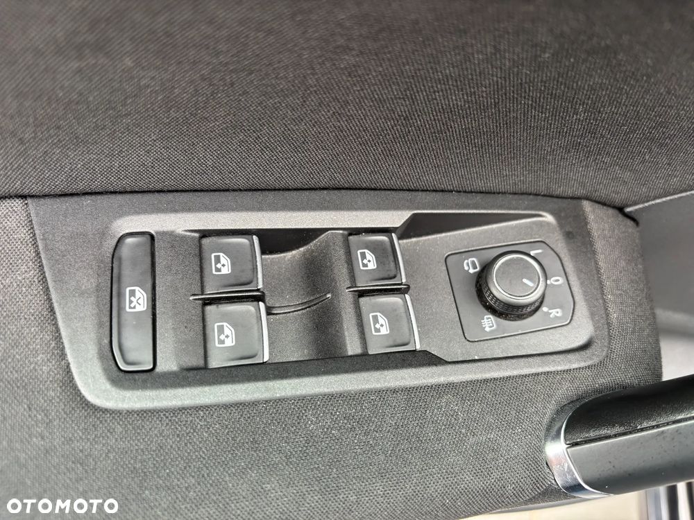 Volkswagen Touran 1.2 TSI (BlueMotion Technology) SOUND - 13