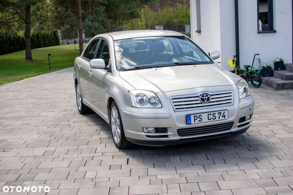 Toyota Avensis - 2