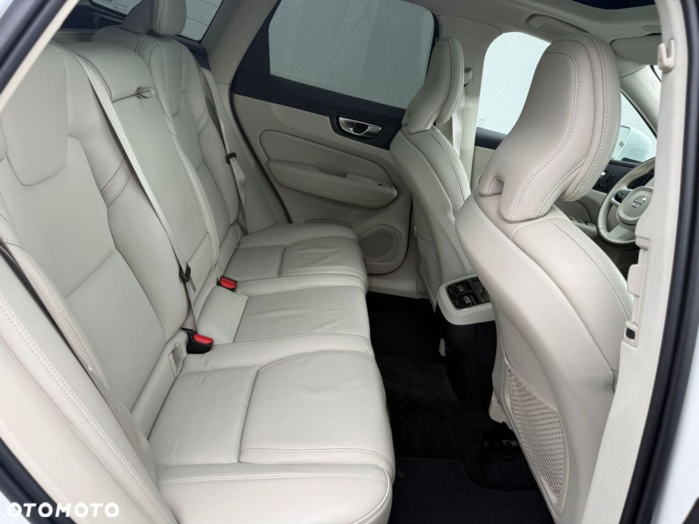 Volvo XC 60 - 38