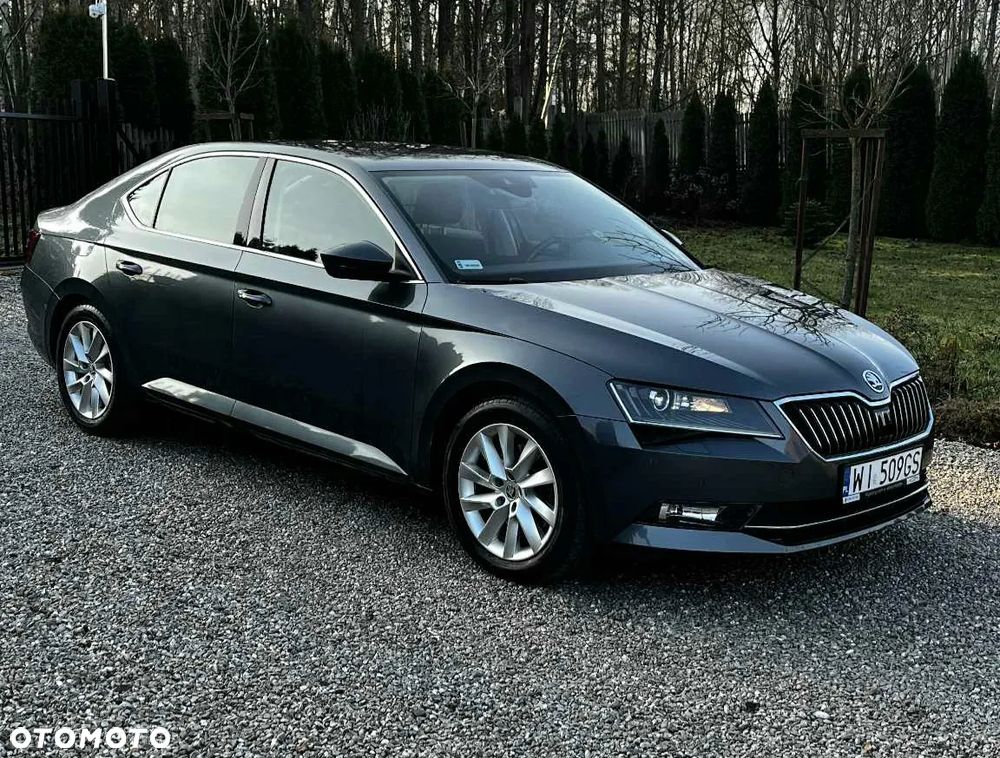 Skoda Superb 2.0 TDI Style DSG - 2