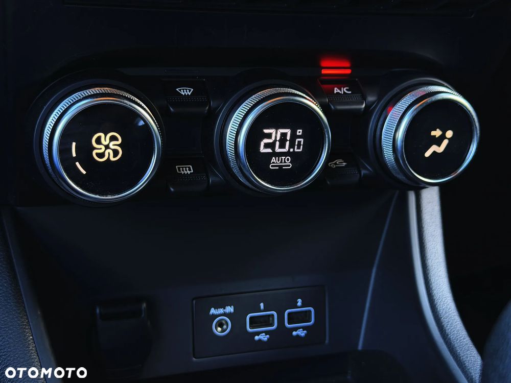 Renault Captur TCe 100 BUSINESS EDITION - 30
