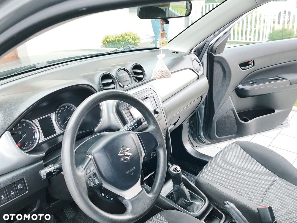 Suzuki Vitara 1.6 Comfort 2WD - 17