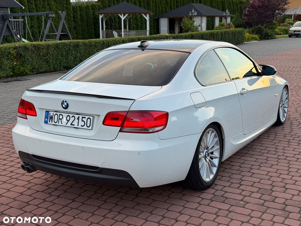 BMW Seria 3 330d M Sport Edition - 12