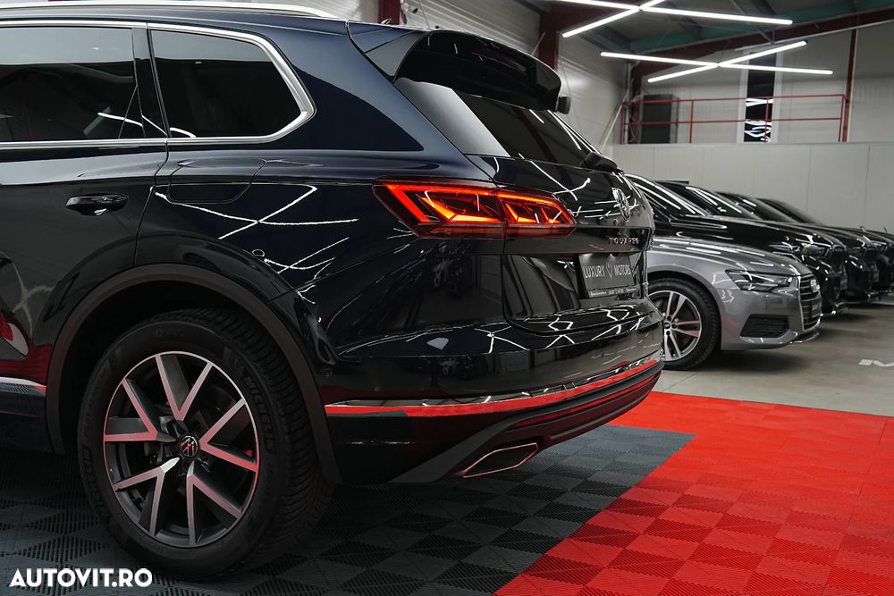 Volkswagen Touareg 3.0 V6 e-Hybrid 4Motion Aut. Elegance - 32
