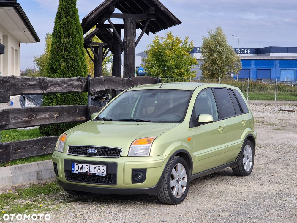 Ford Fusion - 1