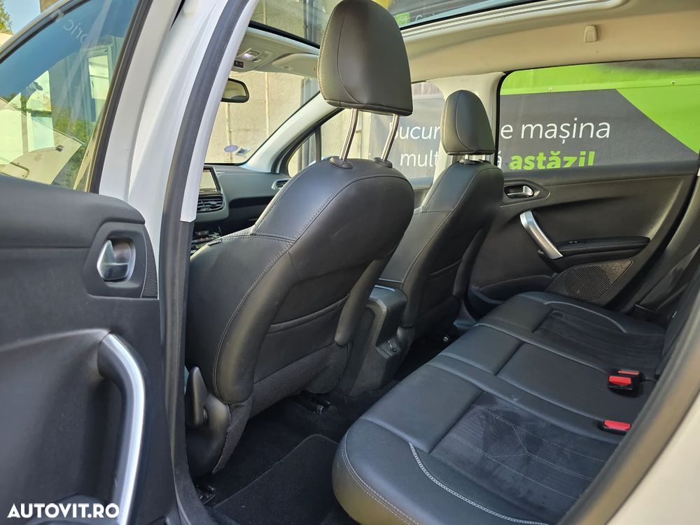 Peugeot 2008 1.2 PureTech Turbo Allure - 12