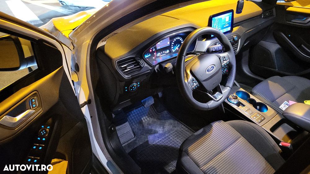 Ford Focus 1.0 EcoBoost Titanium - 6