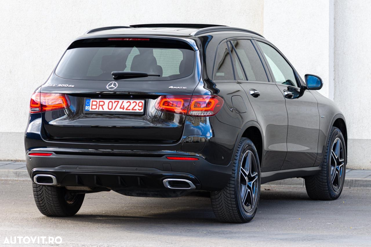 Mercedes-Benz GLC 300 e 4Matic 9G-TRONIC AMG Line Advanced - 3