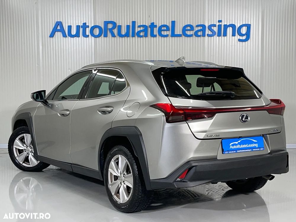 Lexus UX 250h Business Edition - 4