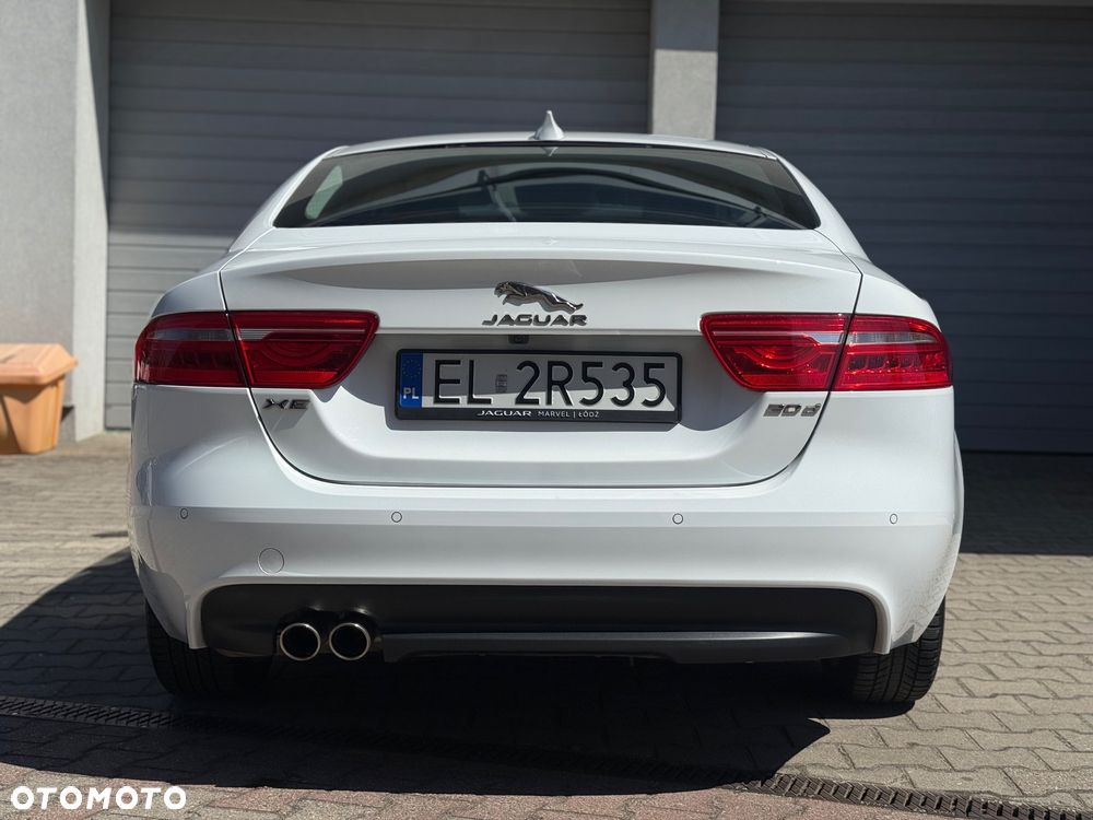 Jaguar XE - 6