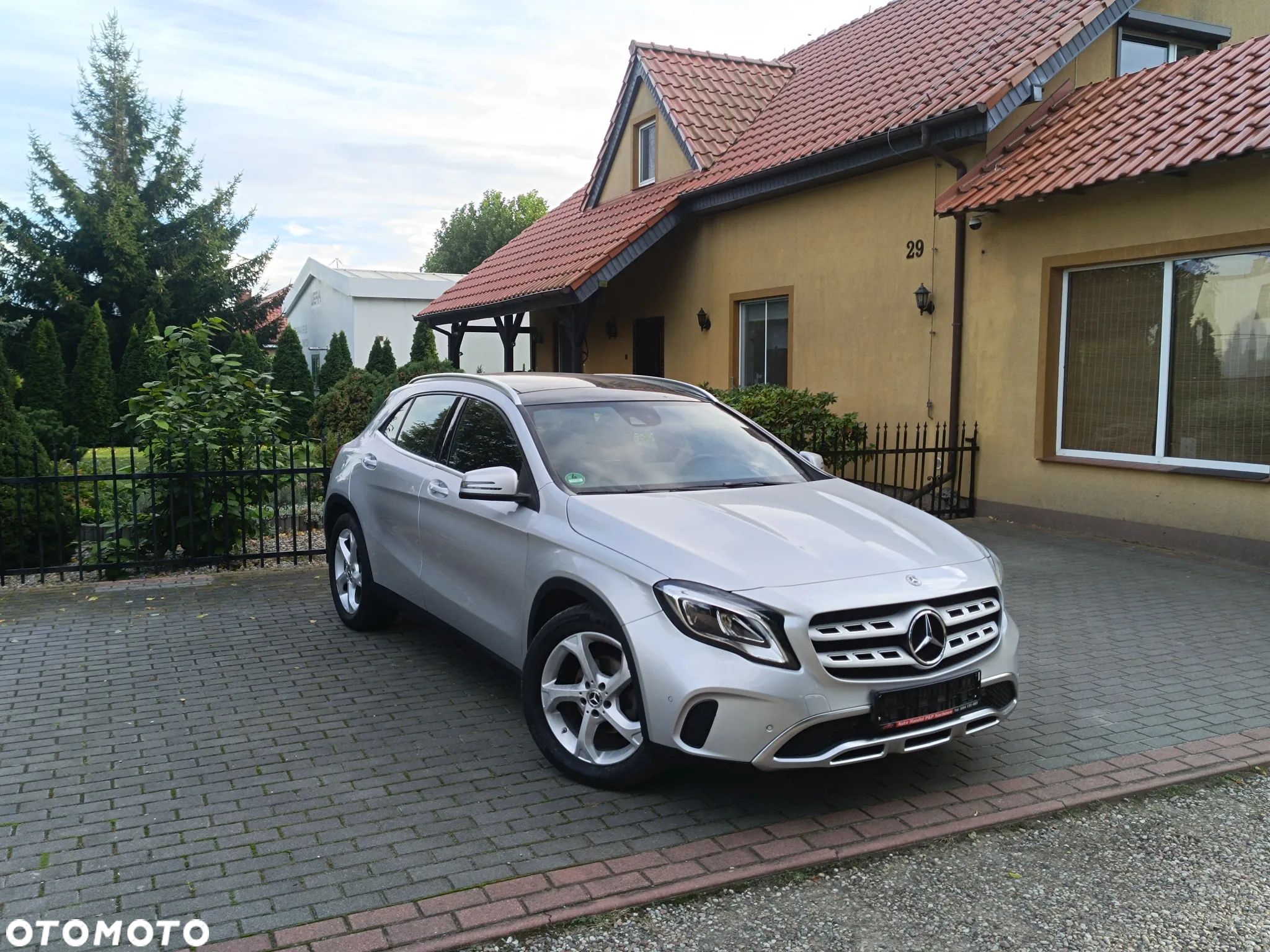 Mercedes-Benz GLA 200 7G-DCT UrbanStyle Edition - 1