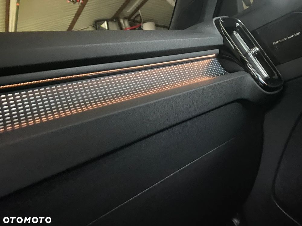 Volvo XC 40 T3 R-Design - 19
