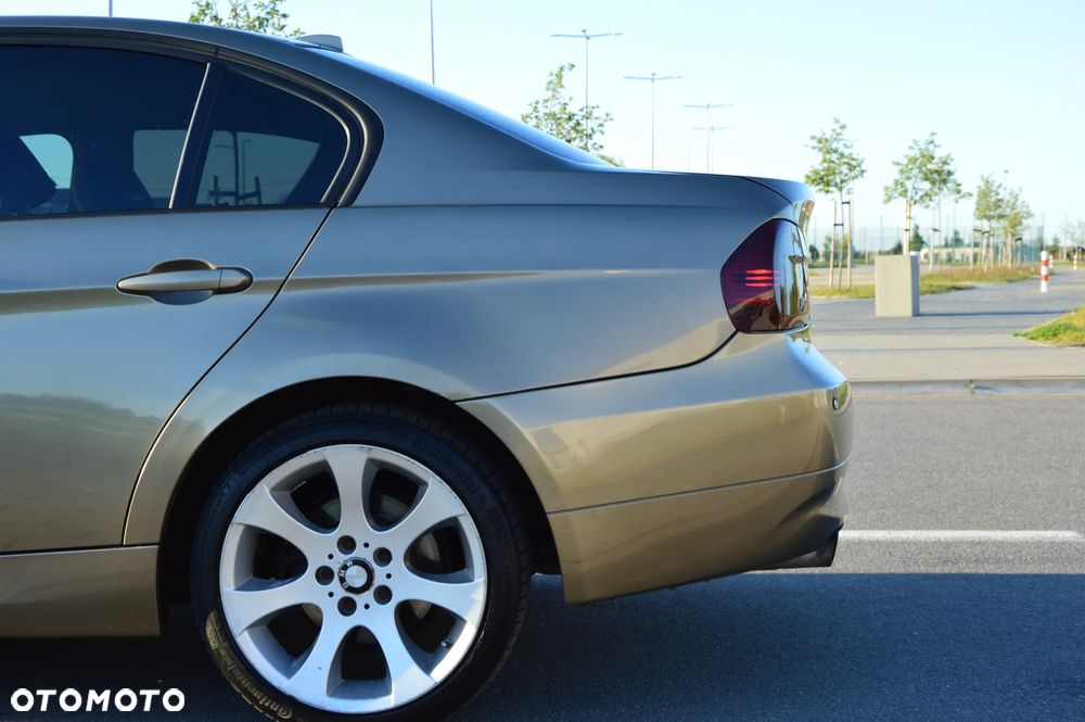 BMW Seria 3 318d - 10