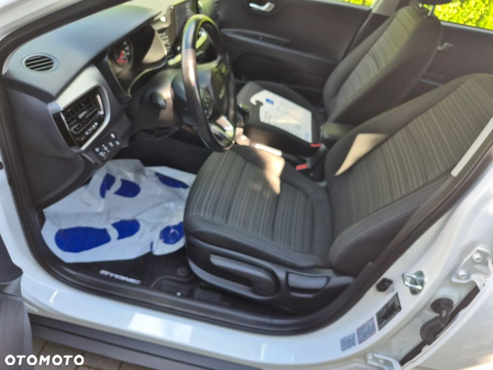 Kia Stonic - 31