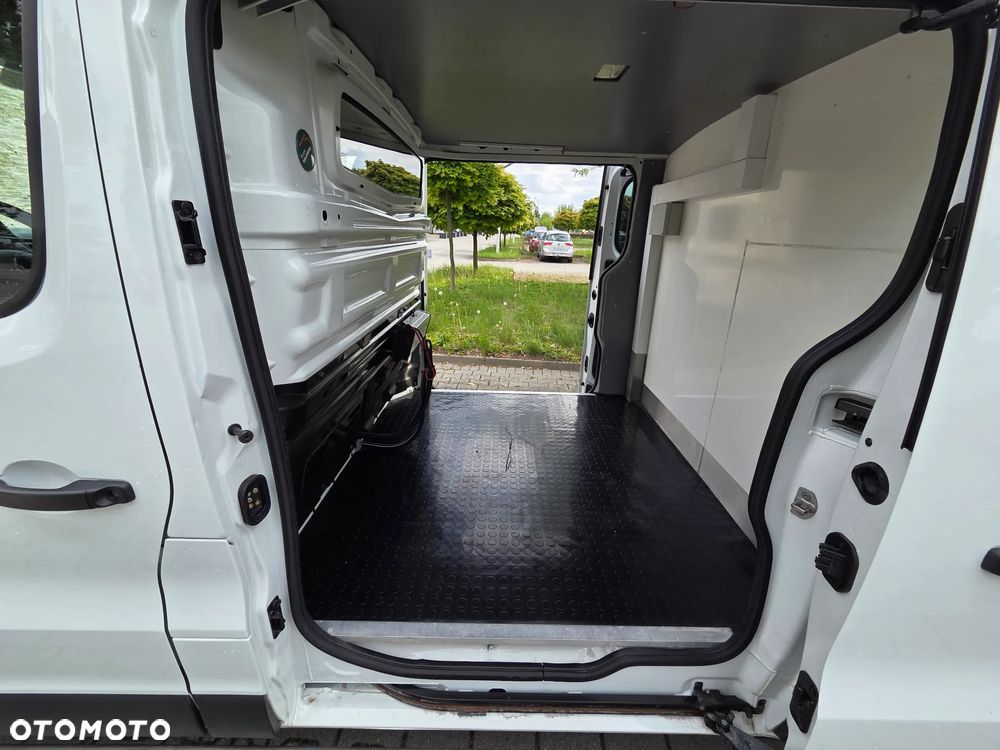 Renault Trafic - 19