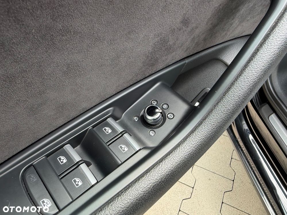Audi A4 Avant 2.0 TDI ultra S tronic sport - 18
