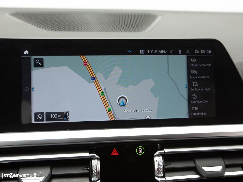 BMW 330 e Pack Desportivo M Auto - 32