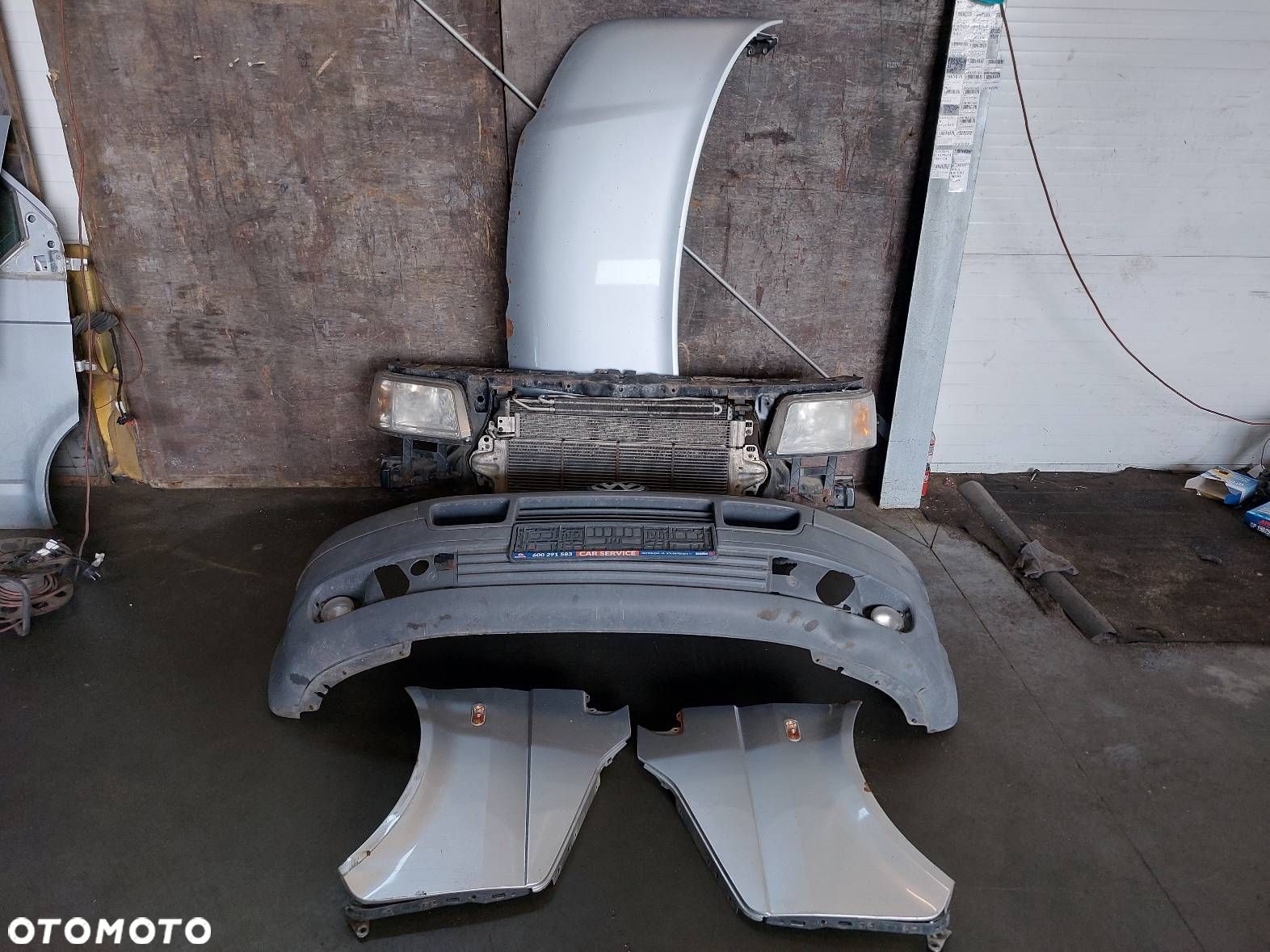 KOMPLETNY PRZÓD MASKA ZDERZAK BŁOTNIKI LAMPY PAS TRANSPORTER T5 LA7W - 1