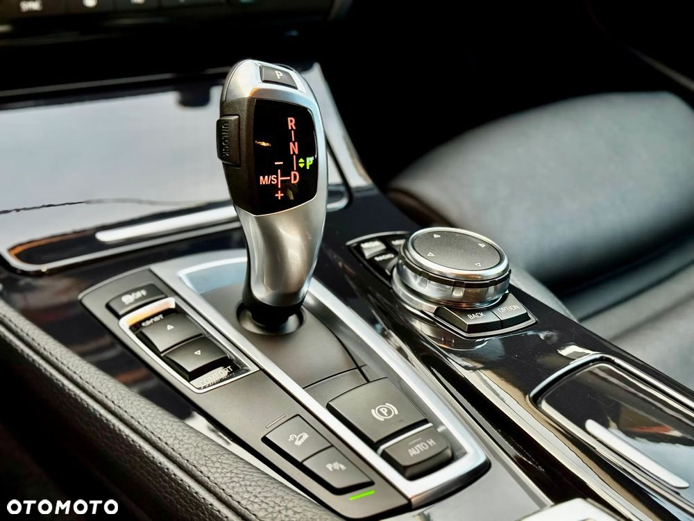 BMW Seria 5 520d xDrive M Sport sport - 19