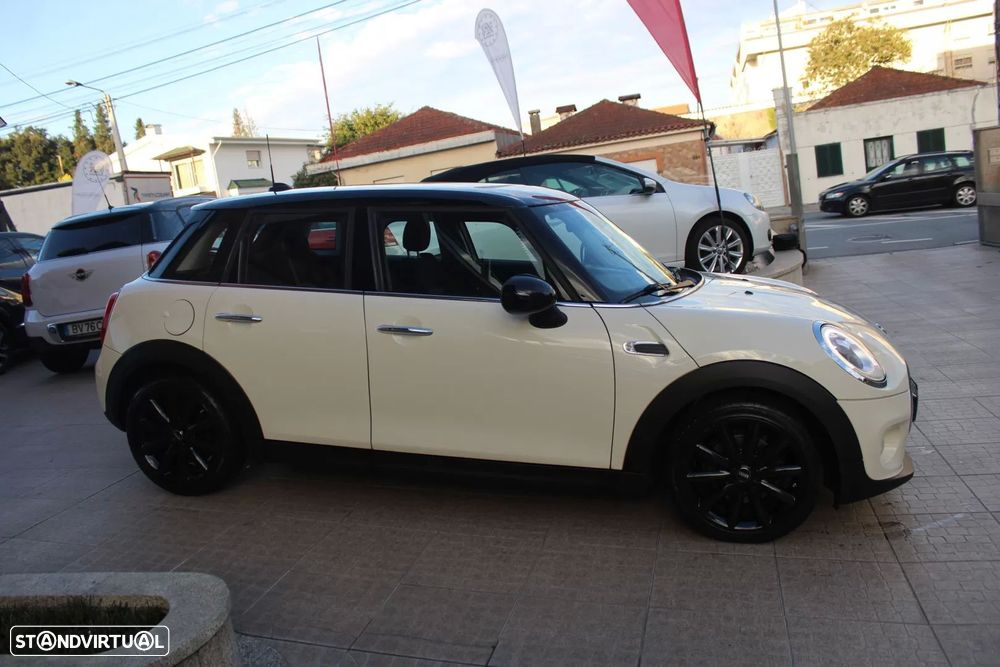 MINI 5 Portas Cooper D Auto - 4