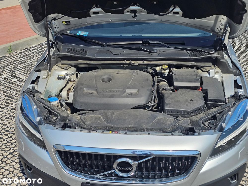 Volvo V40 T3 Drive-E R-Ocean Race - 17