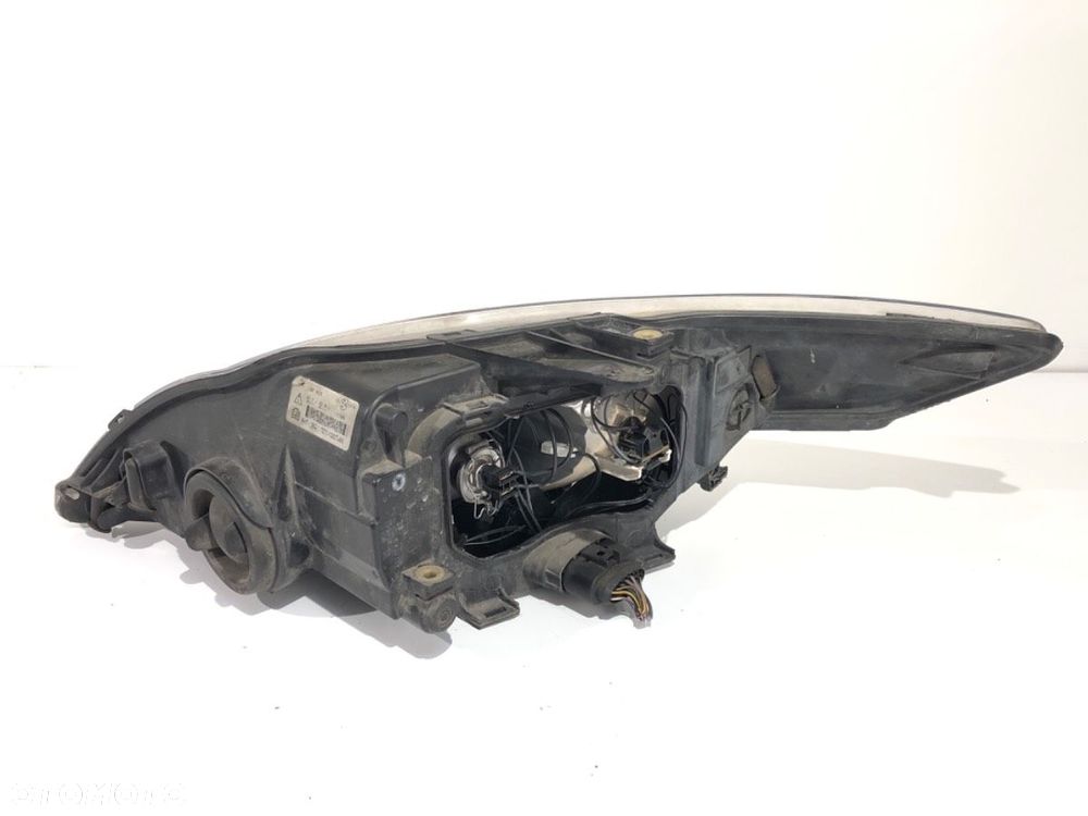 REFLEKTOR PRAWY PRZÓD  FORD MONDEO IV (BA7) 2007 - 2015 1.8 TDCi 92 kW [125 KM] olej napędowy 2007 - 3