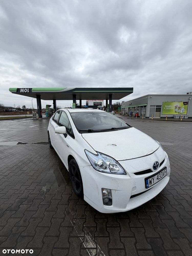 Toyota Prius 1.8 HSD Sol - 13