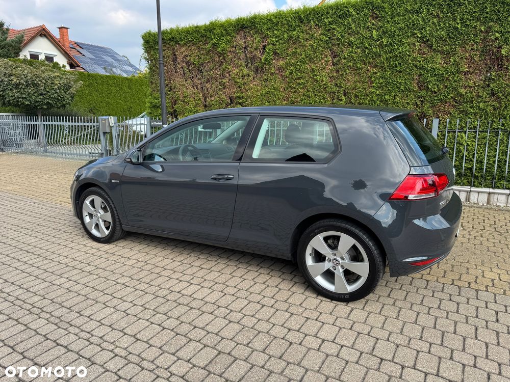 Volkswagen Golf - 8