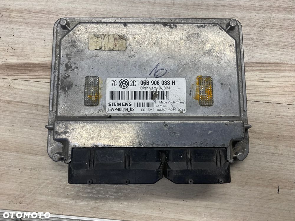 KOMPUTER STEROWNIK SILNIKA ECU AUDI SKODA SEAT VW 06B906033H 5WP4004402