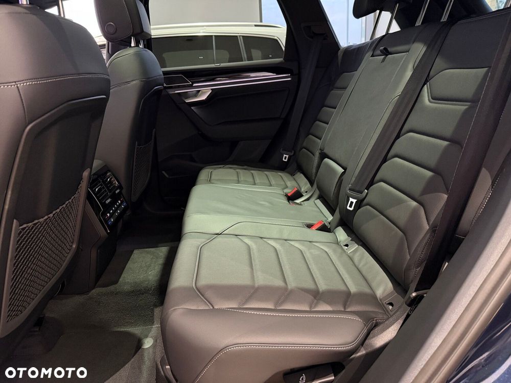 Volkswagen Touareg - 17