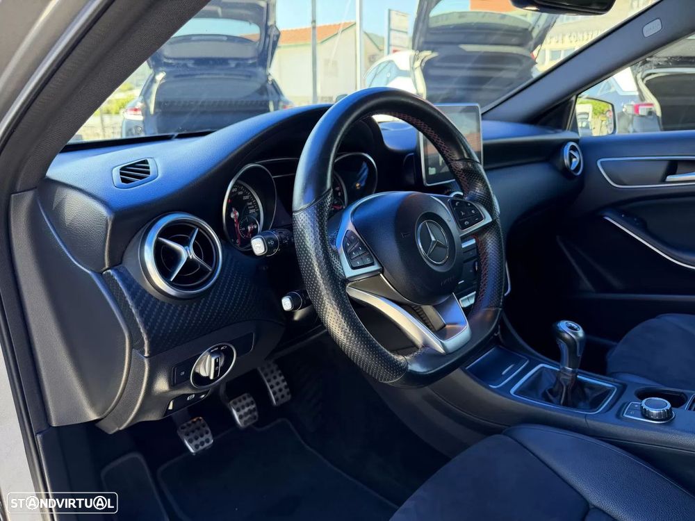 Mercedes-Benz A 180 d AMG Line - 14