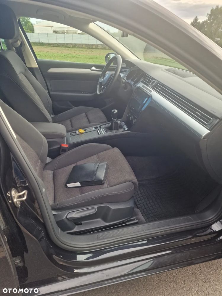Volkswagen Passat Variant 2.0 TDI BMT Comfortline - 17